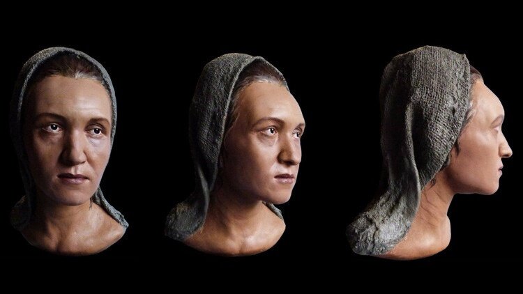 CGI-моделирование женщины с вытянутой головой.