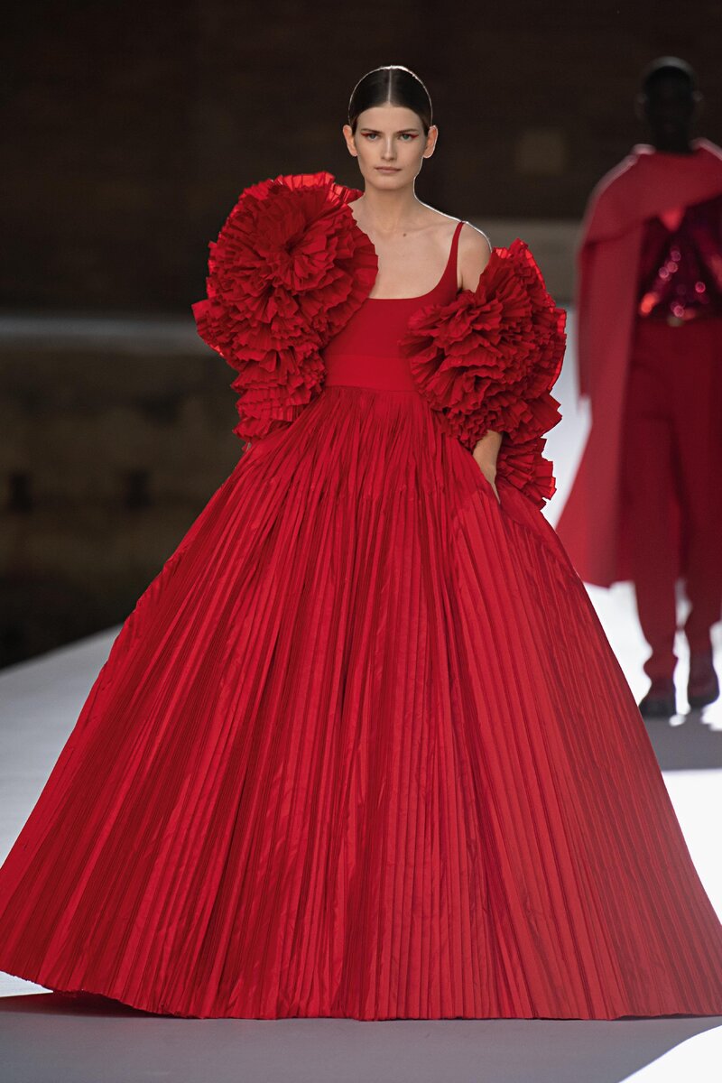 Лучшие образы VALENTINO HAUTE COUTURE AW21 | FAZAN MAGAZINE | Дзен