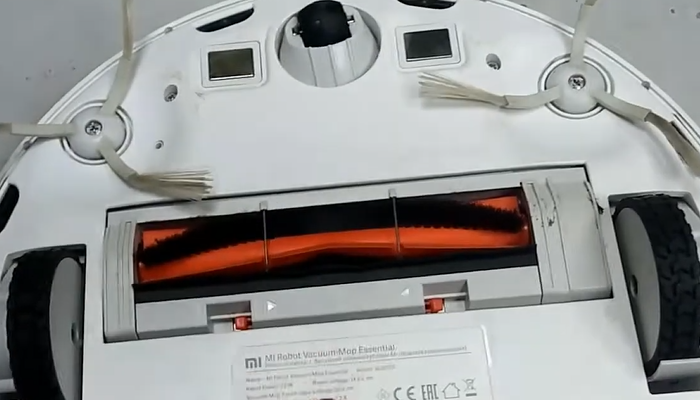 Фото 2. Как видно на фото, центральная щетка (турбо-щетка) чистая