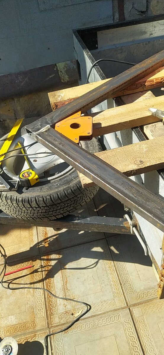 Первый сварочный шов этим аппаратом, впечатления положительные. 