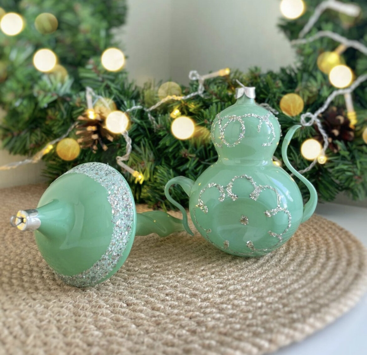 Необычные цвета часто отличают игрушки Астраханской фабрики