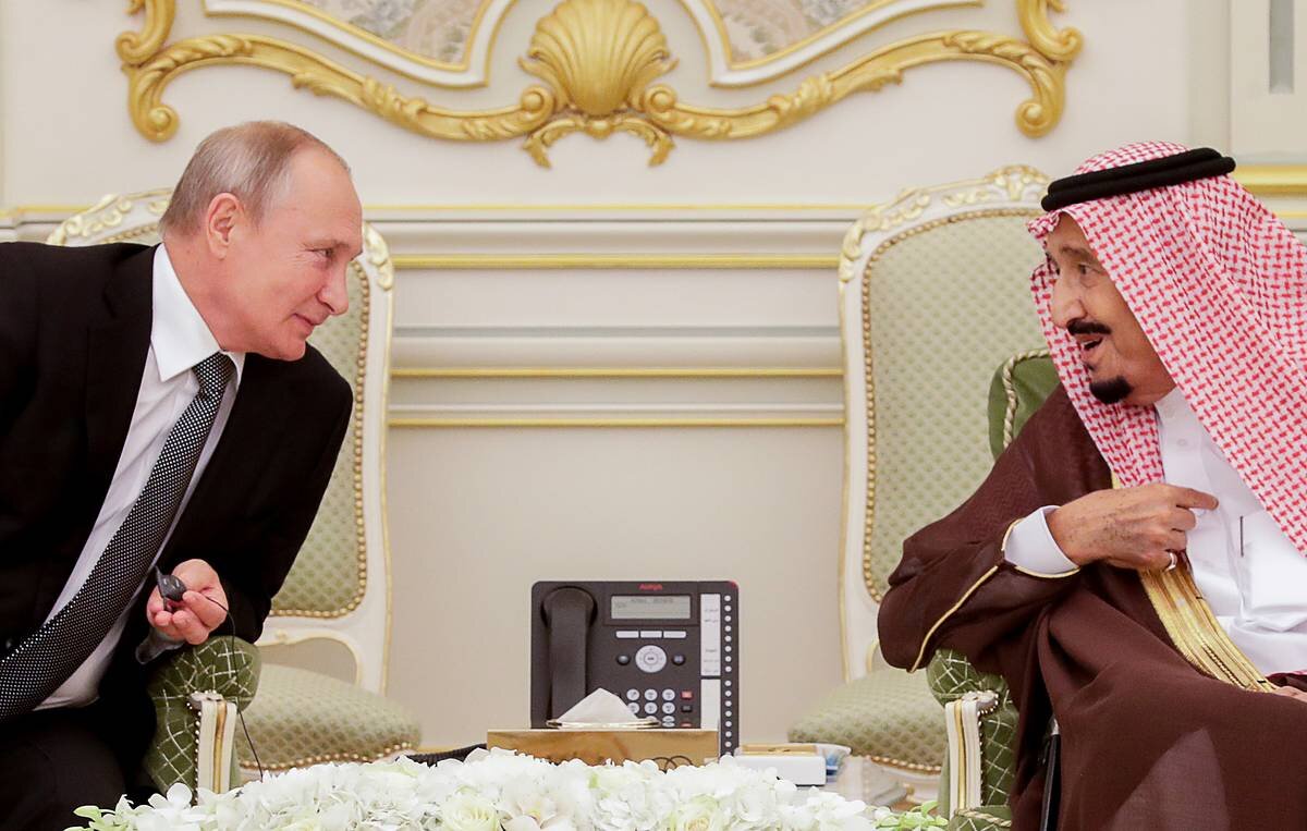 Саудовская аравия готова. Король Сауд Аравии с Путиным.