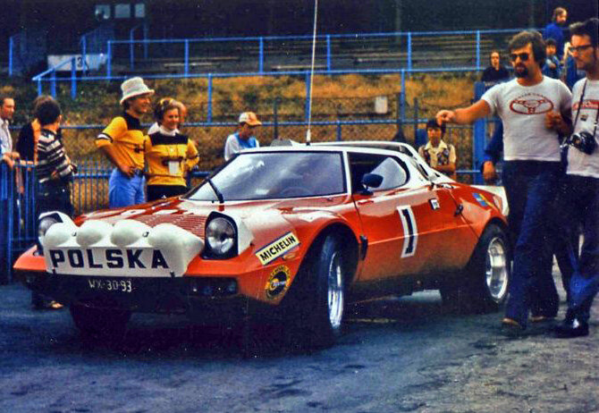 Lancia Stratos. В правом углу фотографии – сам Анджей Ярошевич и легендарный журналист Мартин Холмс