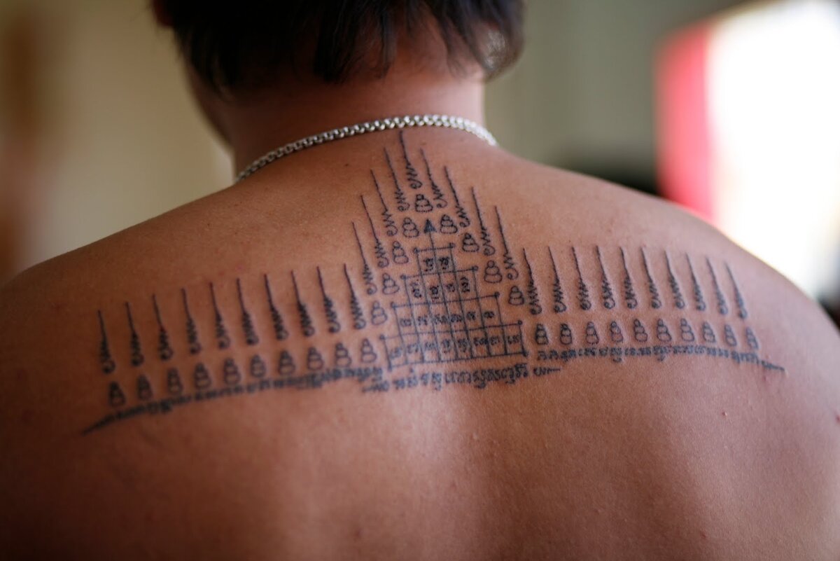Дагестанский историк изучил уникальные татуировки горянок