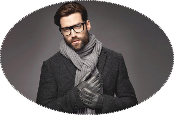 Предметы верхней одежды
Зимний шарф или осенние/зимние перчатки, станут идеальным подарком для любого мужчины, который более или менее влюблен. Больше того, после такого подарка молодой человек вполне может начать более трепетно относиться к дарительнице, так как предметы верхней одежды – это непросто приятный и полезный аксессуар, но и показатель заботы, и нежного отношения. Когда девушка дарит своему молодому человеку теплый шарф, она как бы говорит: «Я надеюсь, что ты не будешь мерзнуть». Мило, не правда ли?


Тем, кому покажется, что подобный подарок скучный и неинтересный, будет полезно знать о традиции дарить предметы одежды в странах Азии. В Южной Корее и Японии, где индустрия подарков для парочек, или так называемых «парных подарков», развита более чем хорошо, неизменно остается модным явлением дарить в подарок на день рождения шарф собственной вязки. 

Азиаты, как известно, имеют мало возможностей проявлять свои истинные чувства, поэтому разного рода рукотворные подарки способствуют выражению того, что страшно произнести вслух. Притом, любящий парень наденет этот шарф даже в случае, если он некрасив, неправильно связан и, вообще, не особо получился. А все окружающие будут ему завидовать. В России и странах Европы молодые люди не слишком отличаются от азиатских, и точно так же нуждаются в любви и заботе.

Вот так-то.
