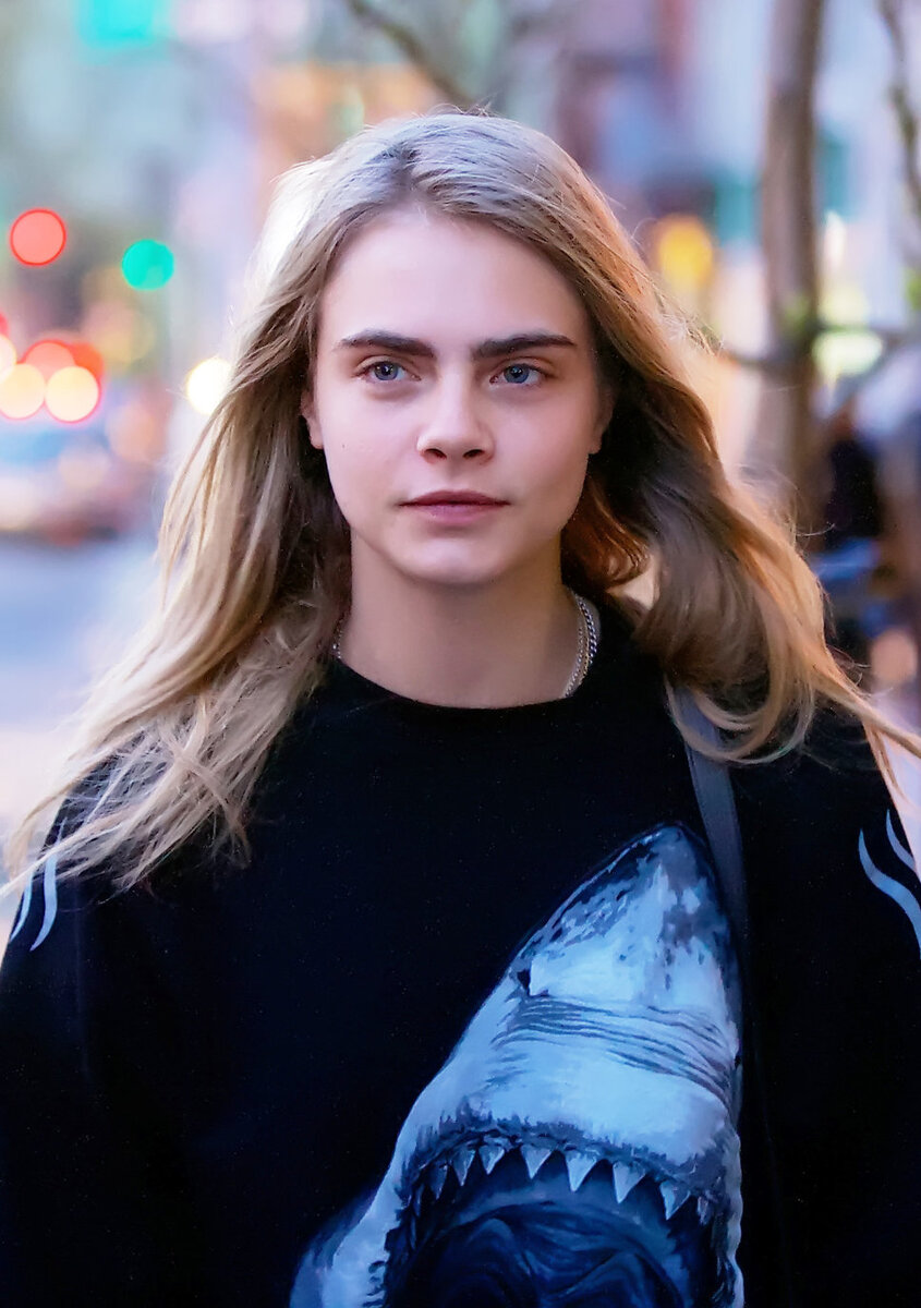 Кара Дельвинь без макияжа. Модель и актриса мирового уровня. 