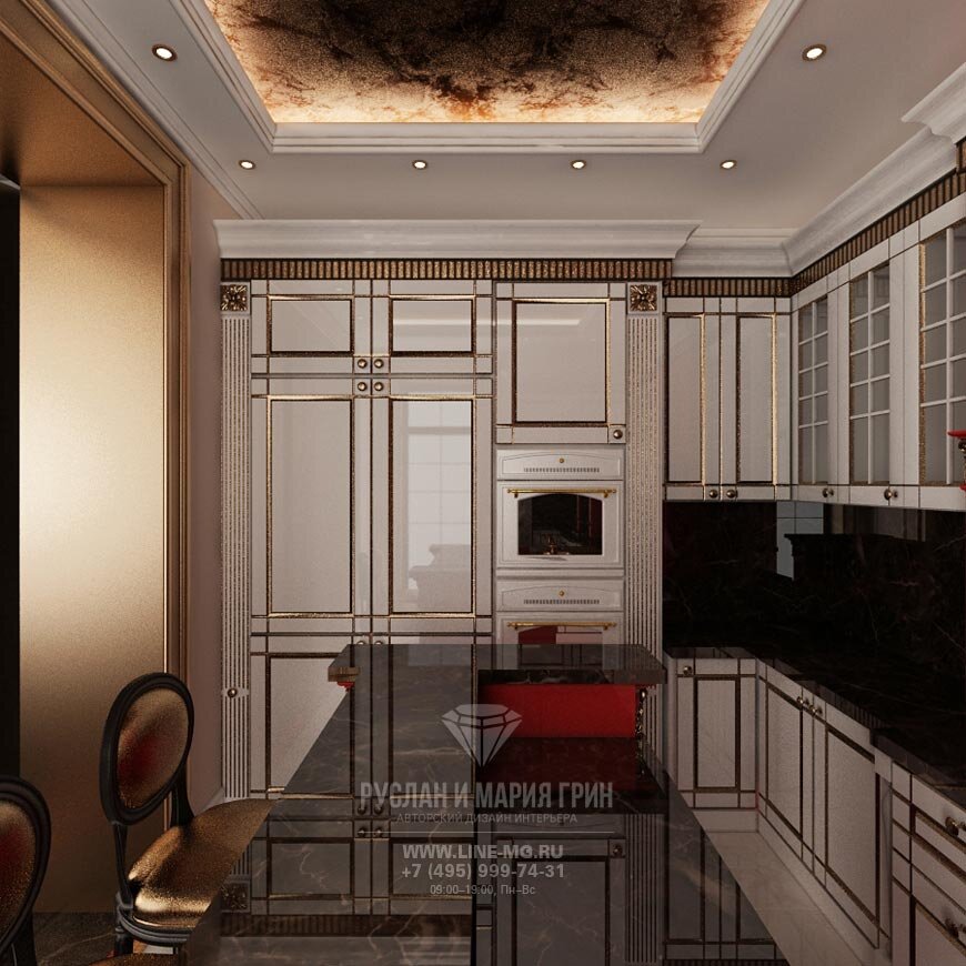  На фото: Интерьер кухни с белой мебелью и золотистыми акцентами