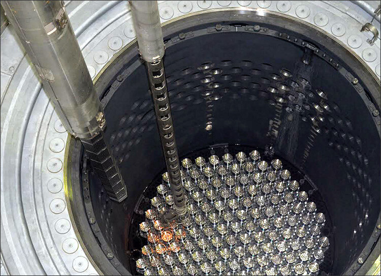 Топливные стержни производства ТВЭЛ. Фото с сайта Atomic-energy.ru