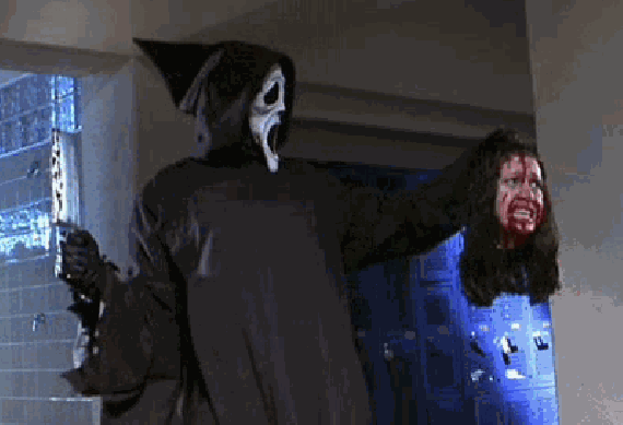 Комедийный фильм 2000 года,пародирующий известные фильмы ужасов.
Жанр: комедия
Бюджет: $19 000 000
Рейтинг КиноПоиска: 7.017 (57547)
Рейтинг IMDB: 6.20 (156 801)
