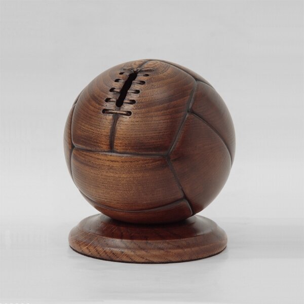 Мастер святого мяча. Подставка для футбольного мяча. Копилка волейбольный мяч. Волейбольный мяч из дерева. Сувенир деревянный футбольный мяч.