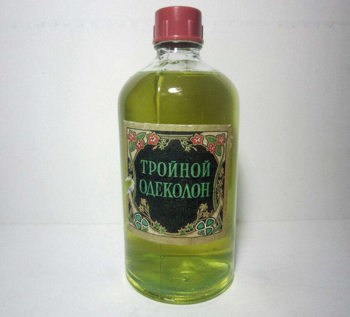 Одеколон «Тройной» советские граждане использовали как наружно, так и внутренне.