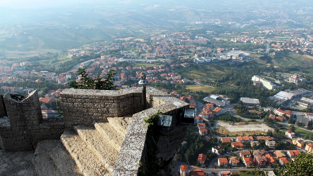 Dónde está san marino