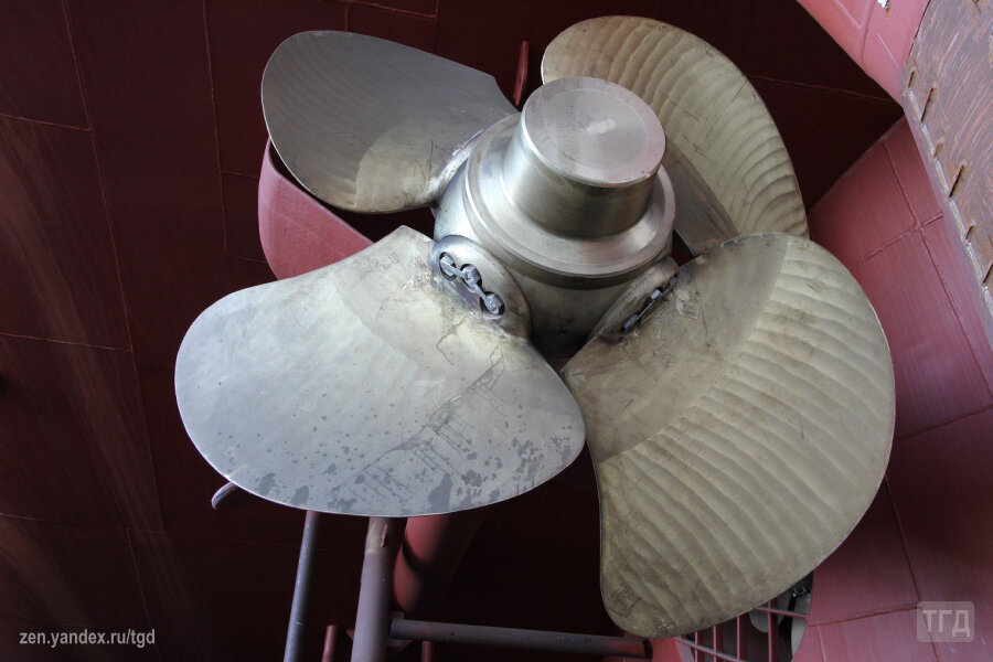 Гребной винт из латуни со съёмными лопастями производства Wartsila / Фото: ТГД