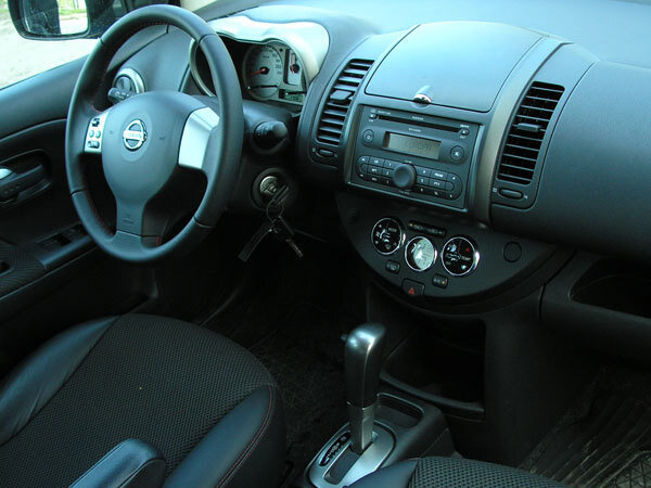 Nissan Note 2008 салон