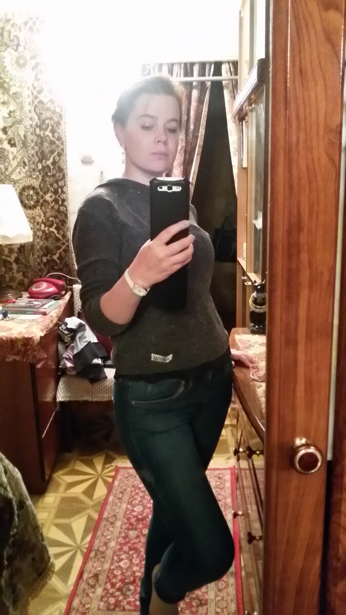 Итак, мы вроде все уже достаточно ПРОдвинутые)) Можем заплатить за себя в ресторане (сразу френдзона, "ну а четакова?"), можем постоять за себя и проявить инициативу при знакомстве. Но есть все таки некоторые вещи, которые не стоит брать на свои хрупкие плечи. Даже если это всего лишь телефонная трубка. К сожалению, некоторые из нас не знакомы с телефонным этикетом.