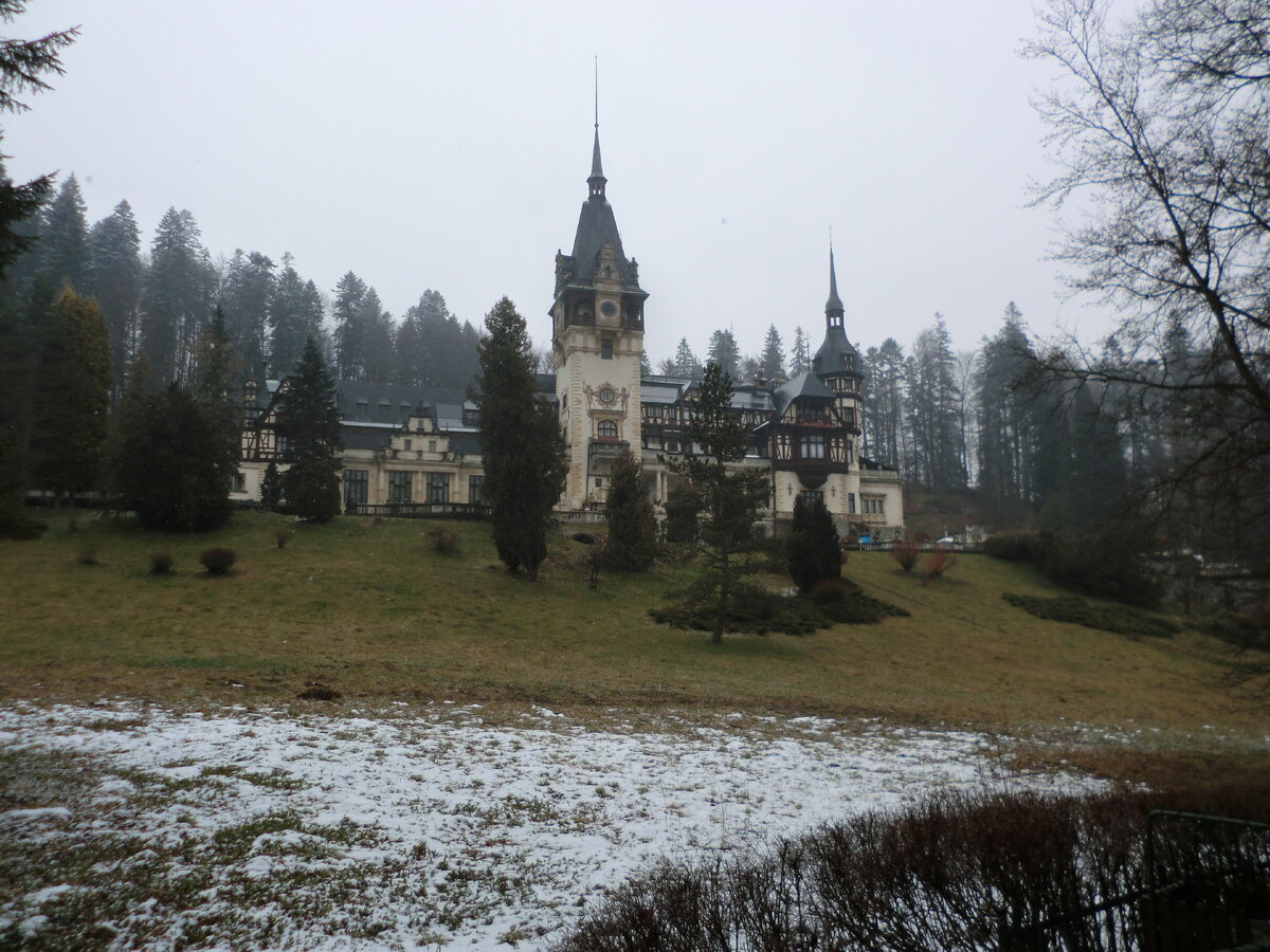 Замок Пелиш