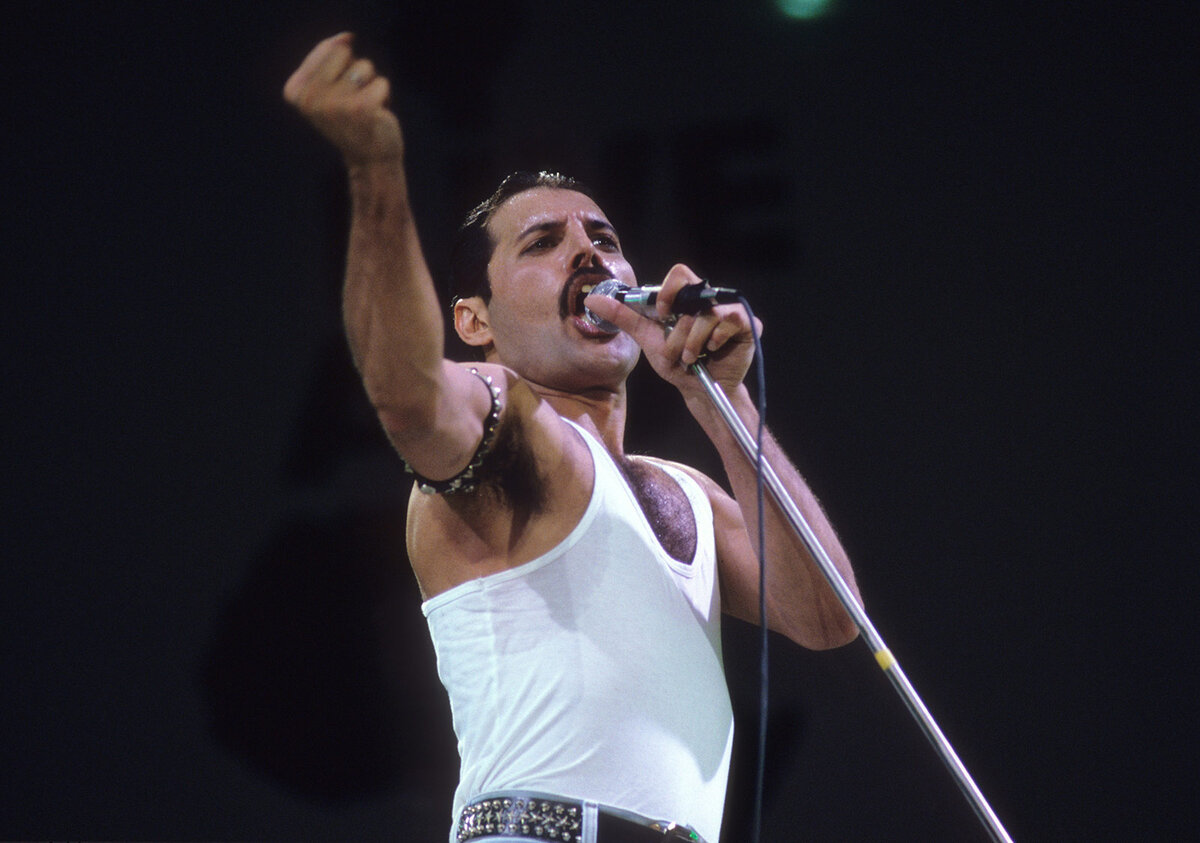 Фредди выступает на Live Aid 85'. Фото: Нил Лейфер