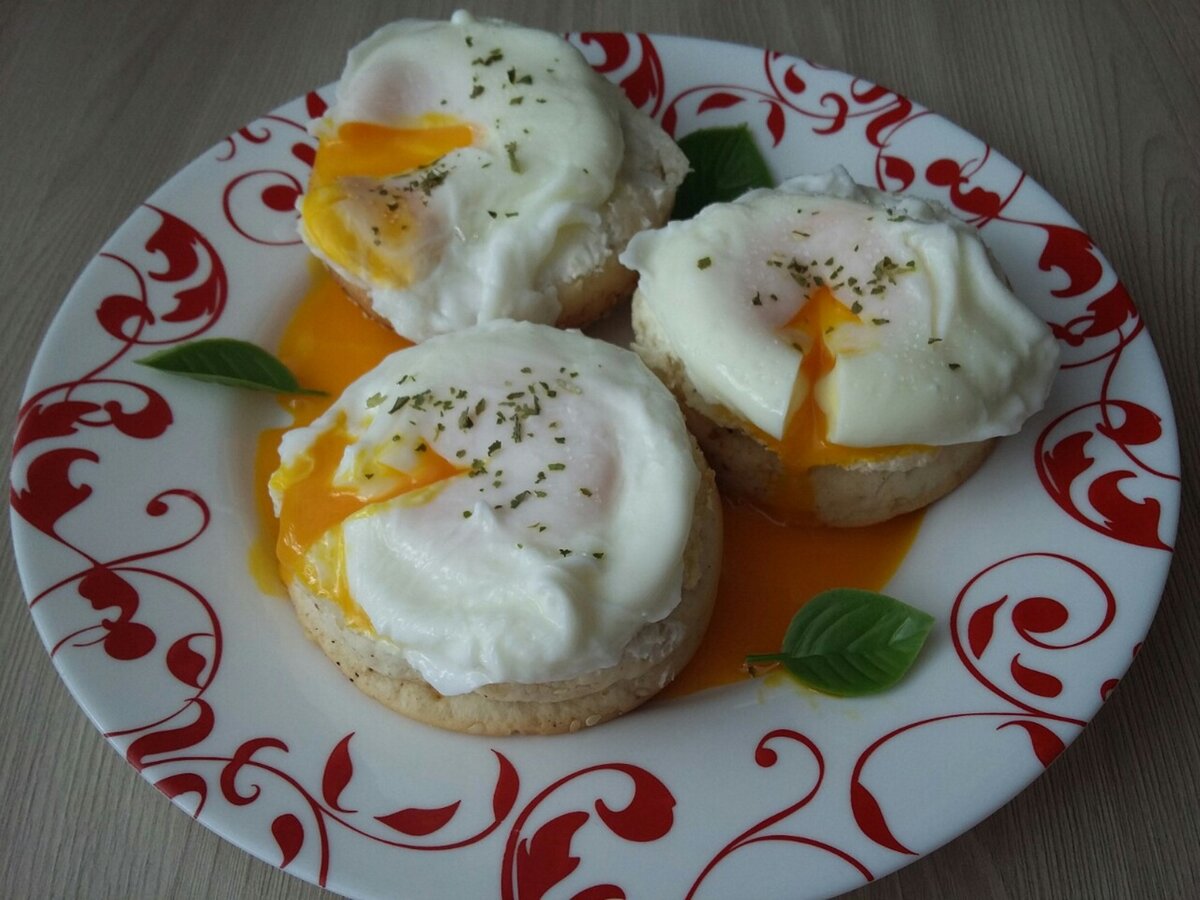 Яйцо пашот приготовление. Яйцо пашот пашот. Poached Egg яйцо пашот. Яйцо пашот Ингредиенты. Яйцо пашот в домашних условиях видео