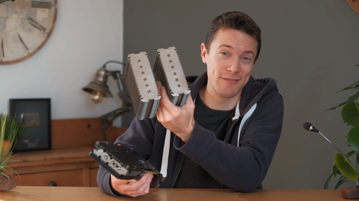 Автор канала DYI Perks, 980 ти и ноктуа с 12 тепловыми трубками!