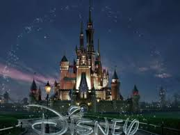 Здравствуйте, ребята! Что чаще всего мы любим смотреть по телевизору? Правильно, мультфильмы. Я приглашаю принять участие в небольшой викторине, посвящённой мультикам.