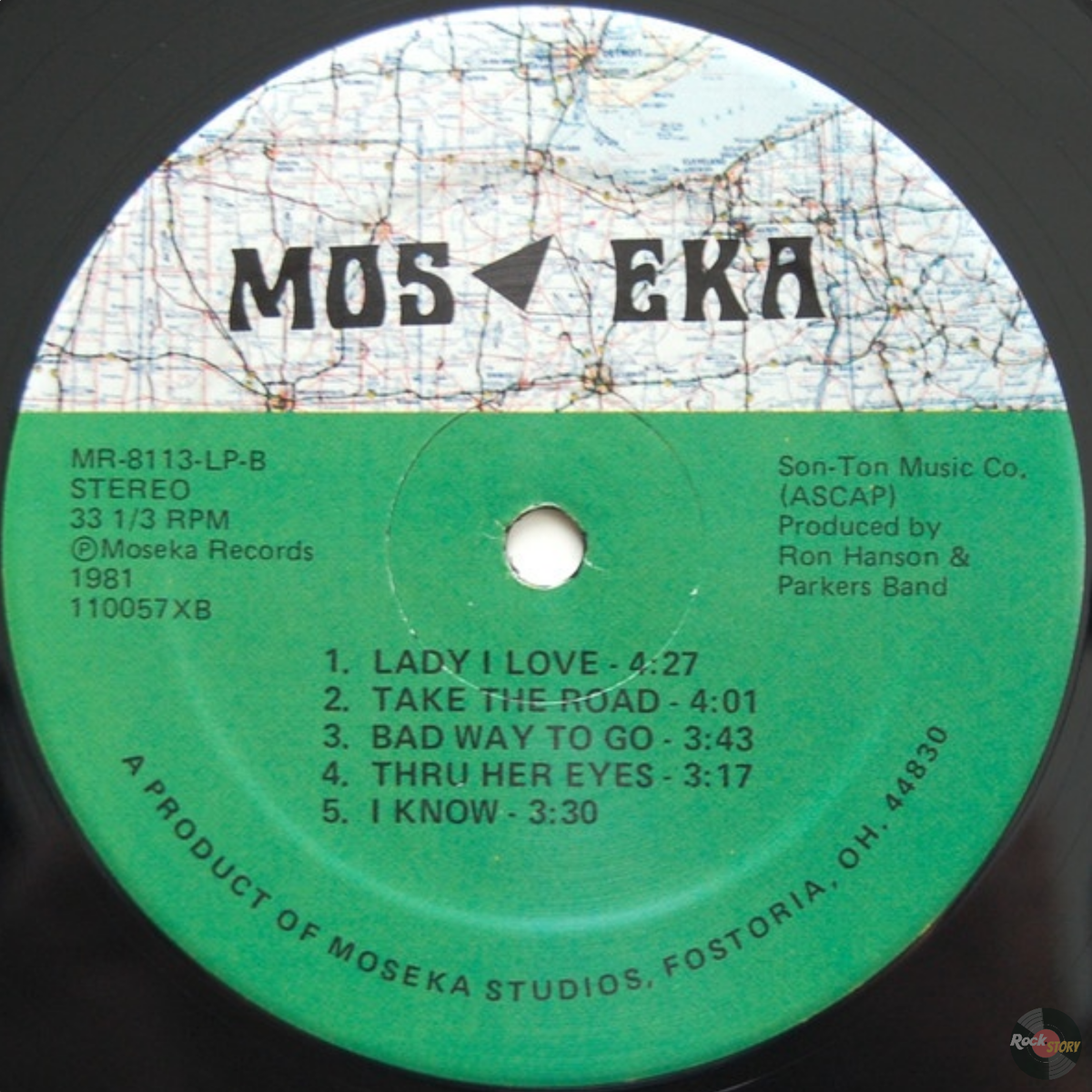 На фотографии виниловое издание альбома Steal Your Heart группы Parkers Band.