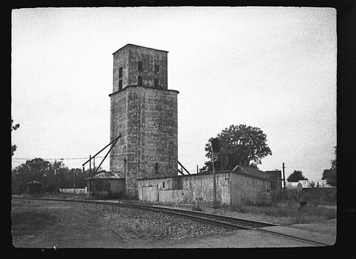 Фото, сделанное винтажной камерой Minox B. Даже на отсканированном негативе впечатления весьма специфические, более поздние модели снимали чуть лучше. 