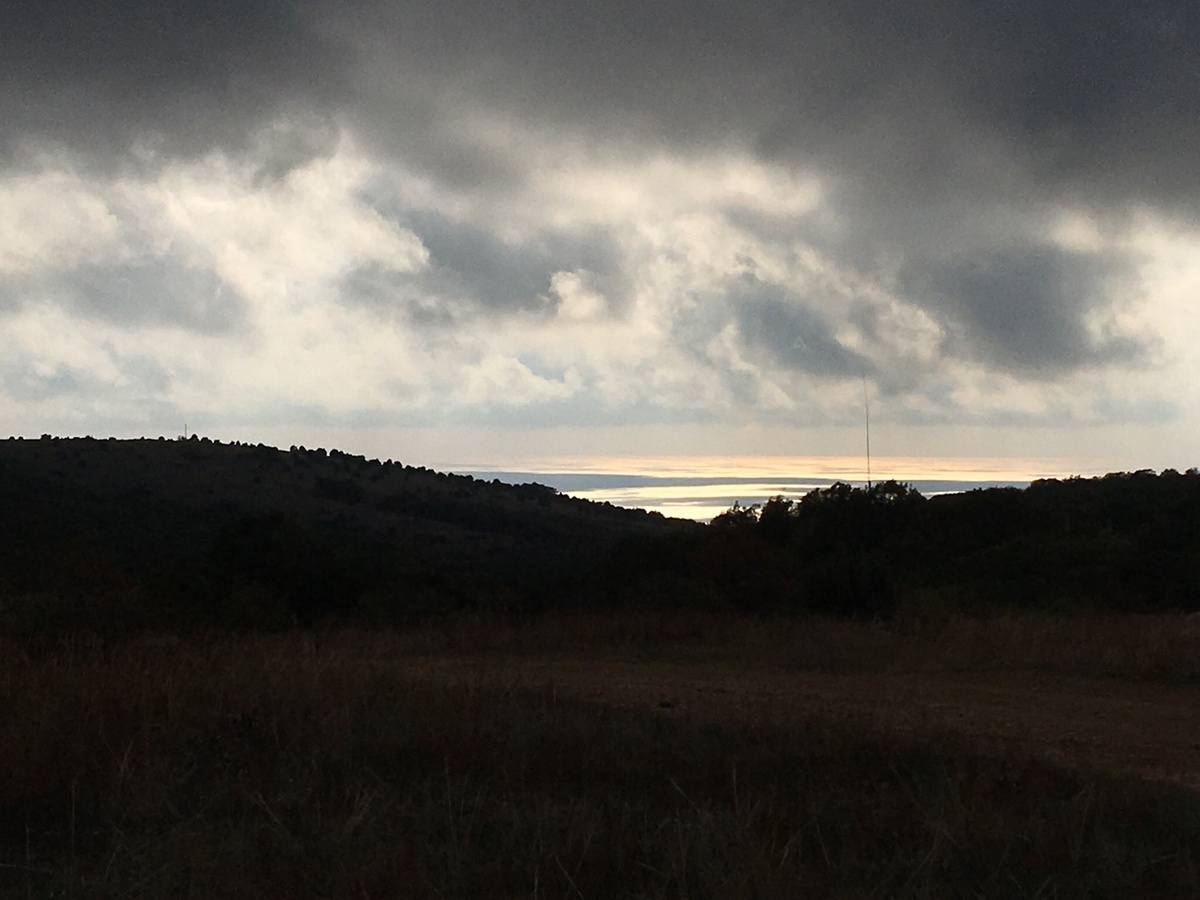 Море. Где-то там Мраморная бухта