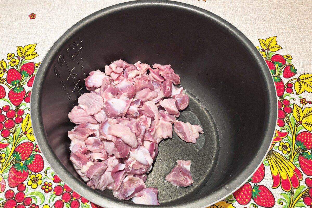 Как вкусно приготовить куриные желудки в мультиварке. Как вкусно приготовить куриные желудки в мультиварке. Куриные желудки в мультиварке с фото. Желудки тушеные в мультиварке. Куриные желудки в мультиварке.