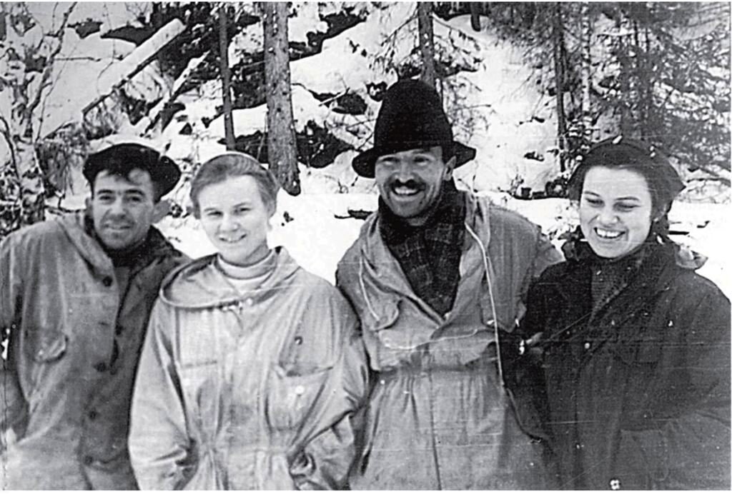 Фото 1959 года. Группа Игоря Дятлова на маршруте