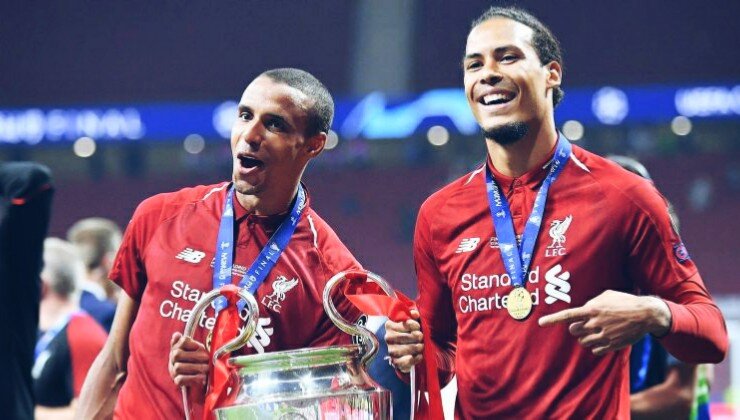 Матип и Ван Дейк (Матип слева)