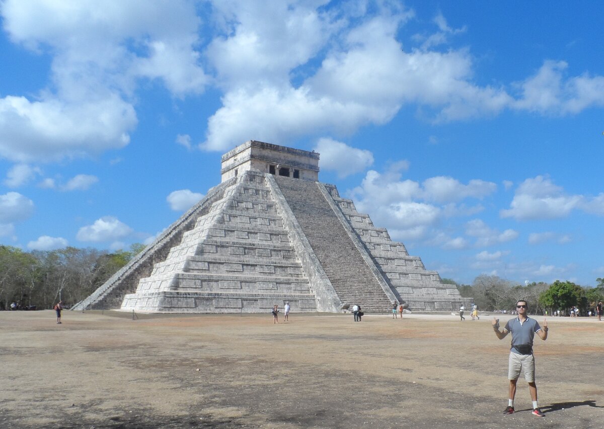 Пирамида комплекса Чичен-Ица (вход всего 750 рублей)