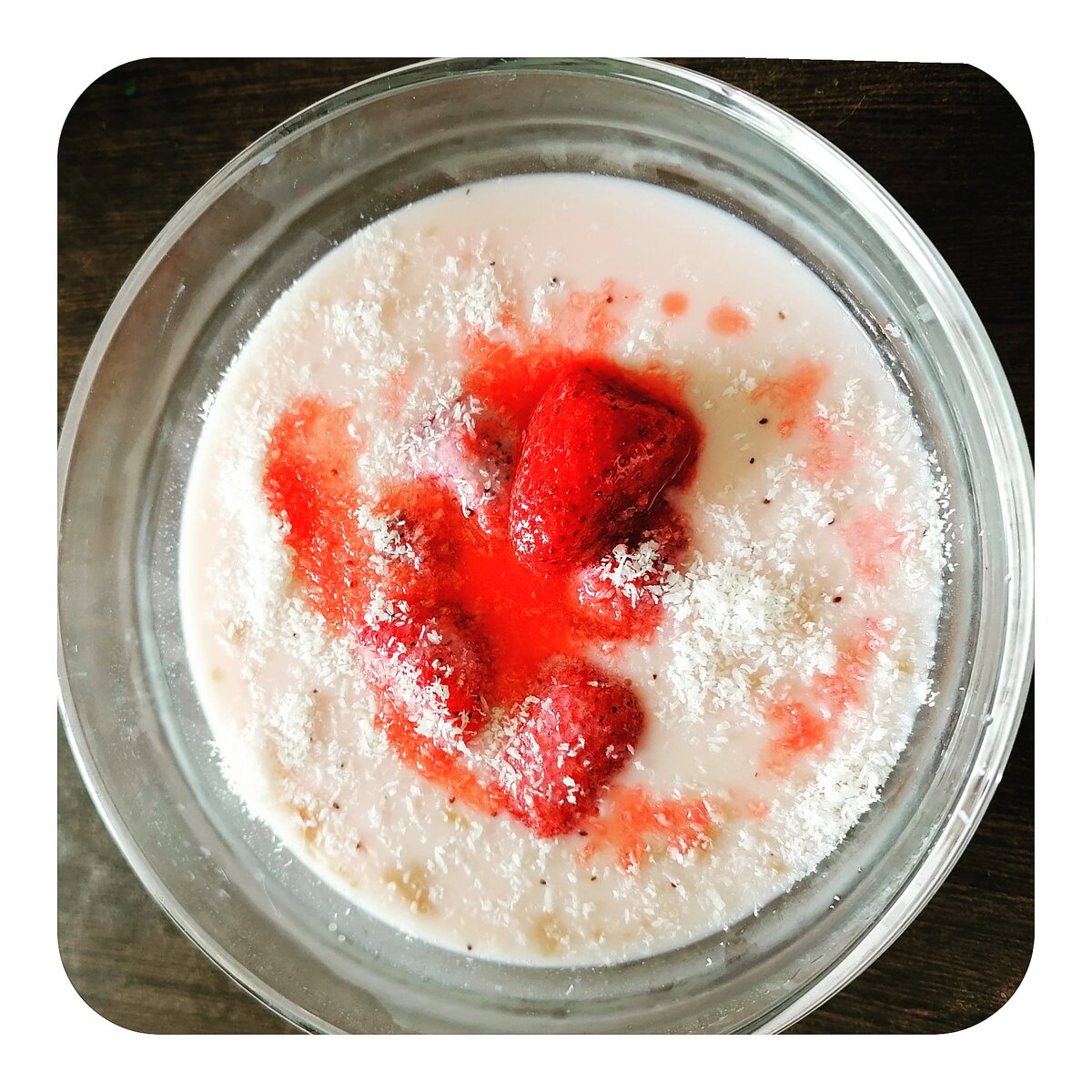 Каша с кокосом и клубникой за 15 минут. 