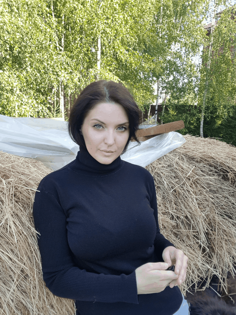 тут надо нажать на плей чтобы увидеть всю мою "радость")