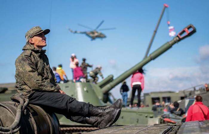 Перевооружение занимает не один день. /Фото: burdenko5.ru.