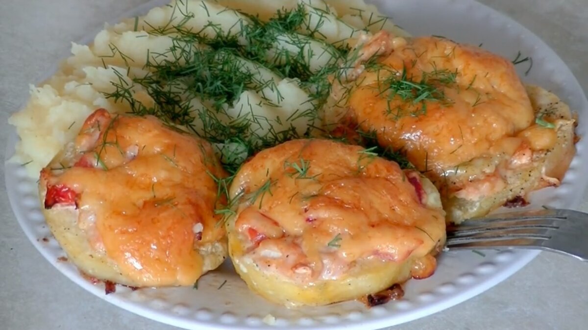 Кабачки с мясным фаршем.