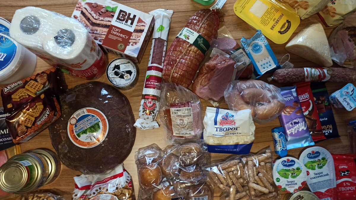 столько продуктов бабушка давно не видела