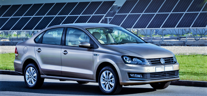 Фольксваген Поло. Цена стартует от 720000 рублей за "голый" автомобиль.