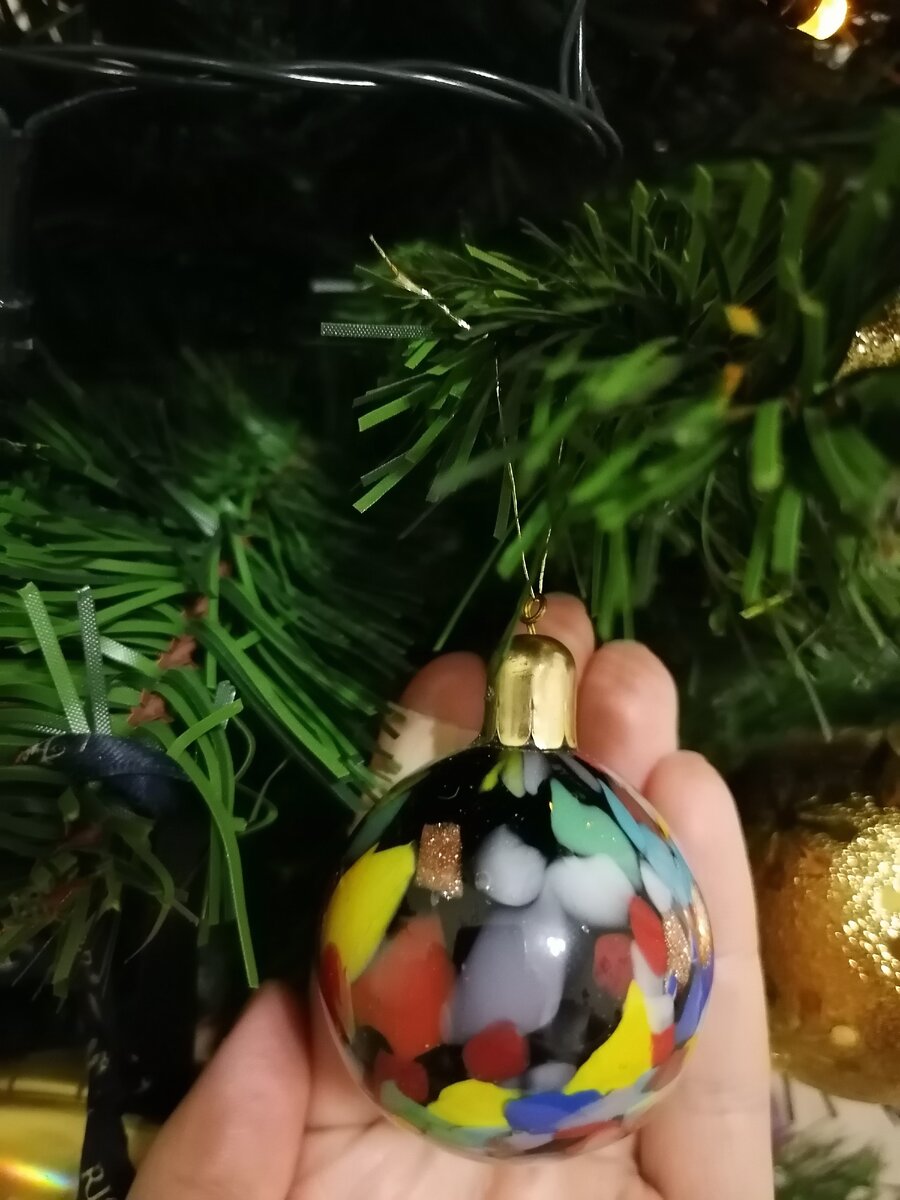 Шарик из муранского стекла, напоминает о теплом итальянском солнце и острове Мурано в Венеции