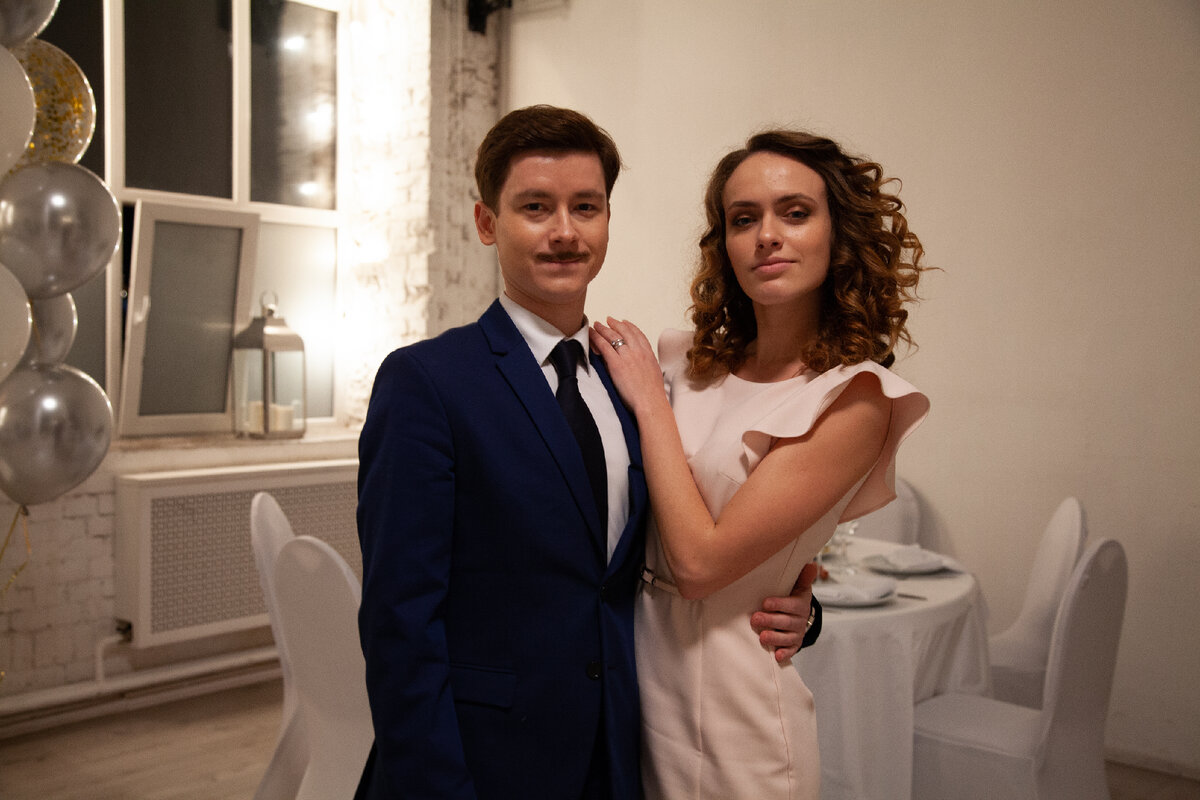 Дмитрий Репин в роли Сани и Дарья Баслык в роли Вари