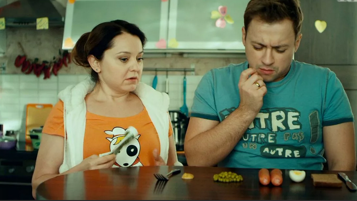 Кадр из сериала "СашаТаня"