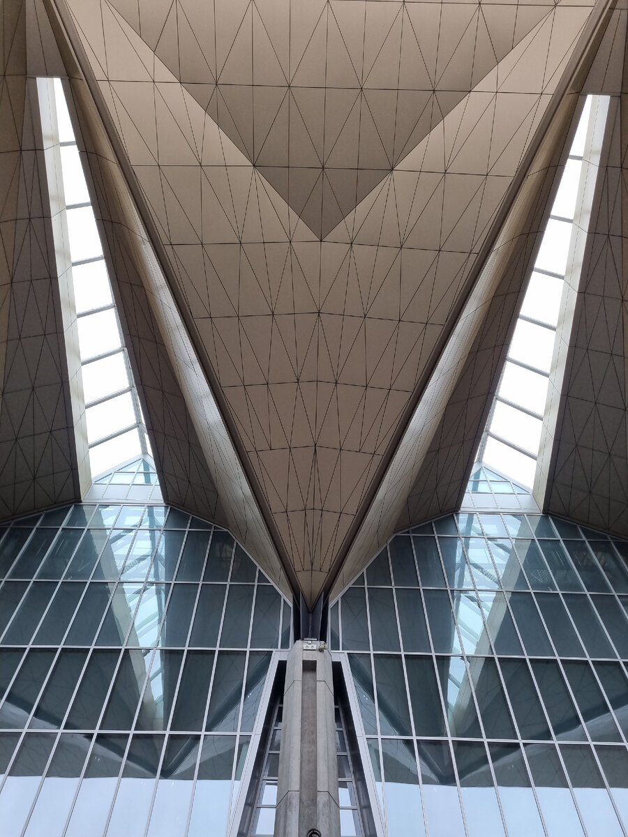 Просто козырёк аэропорта