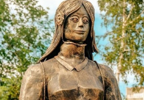 Старшая сестра Алёнки воплощает новосибирскую дружбу(фото из интернета).
