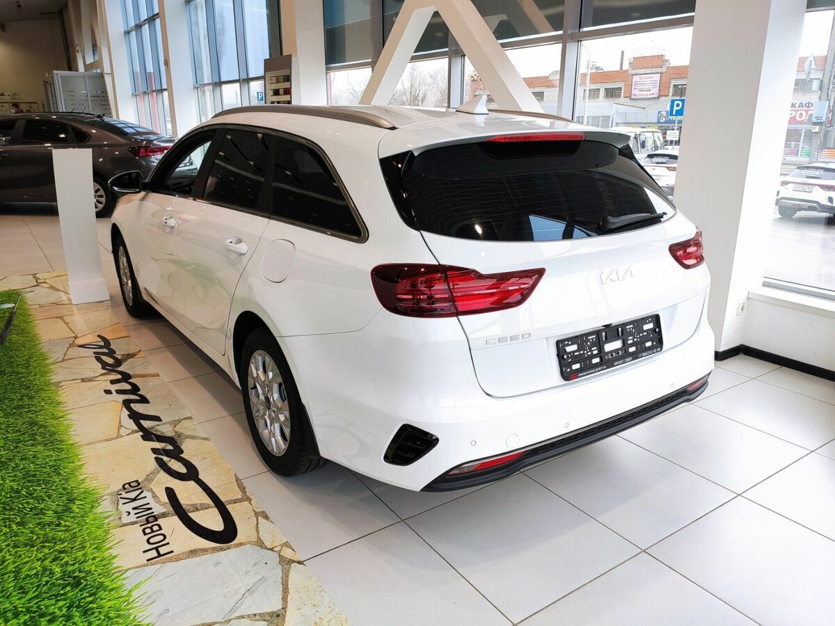 Kia Ceed SW. Источник иллюстрации - auto.ru