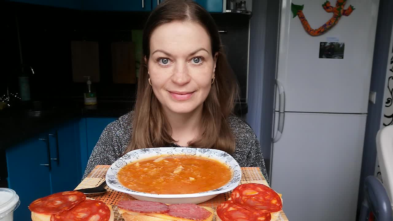 МУКБАНГ СУП ХАРЧО/БУТЕРБРОДЫ С СЫРОМ И КОЛБАСОЙ/MUKBANG