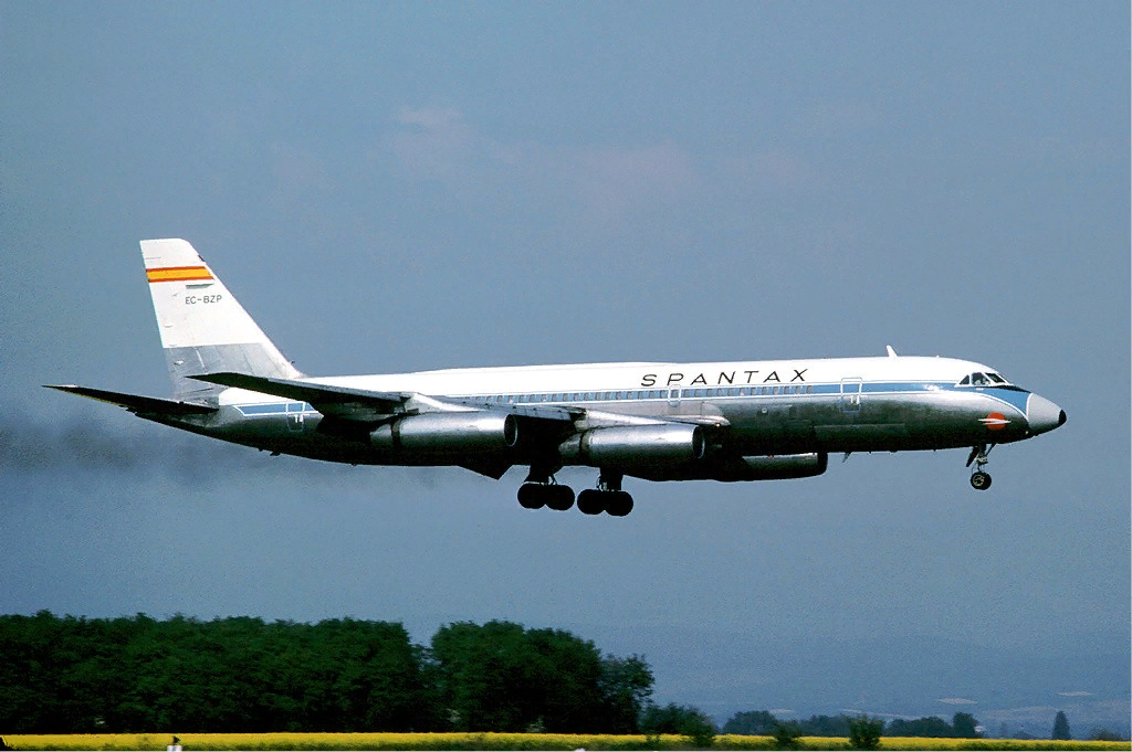 Модель самолёта Convair CV-990