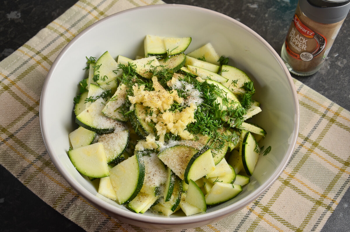 Салат из цукини на зиму: простая в приготовлении и вкусная закуска | ПРО  красивости: DIY и искусство | Дзен