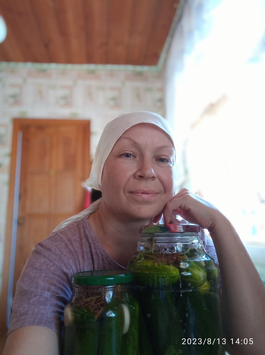 Жизнь идет своим чередом. 