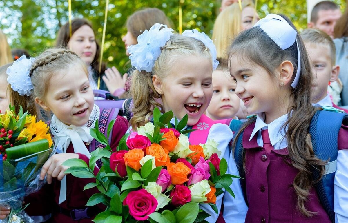    1 сентября 1964 года на советские экраны впервые вышла детская вечерняя телепередача «Спокойной ночи, малыши»