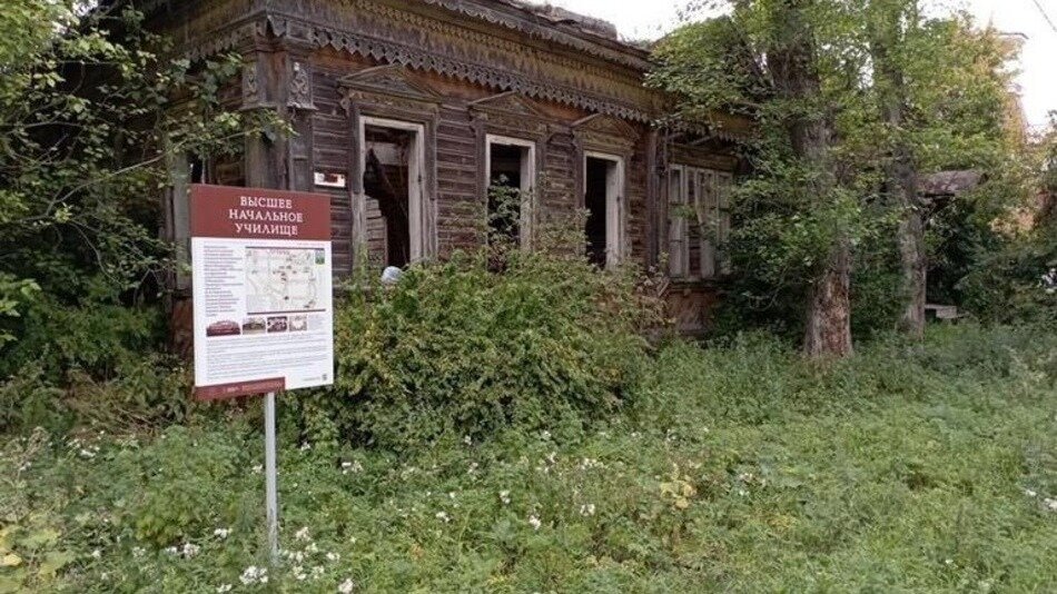     УГООКН Нижегородской области намерено изъять старинное здание в селе Курмыш у владельца. Как сообщили в самом управлении, исковое заявление уже подано в суд.