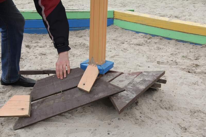 Поврежденная песочница (май 2018 г.)